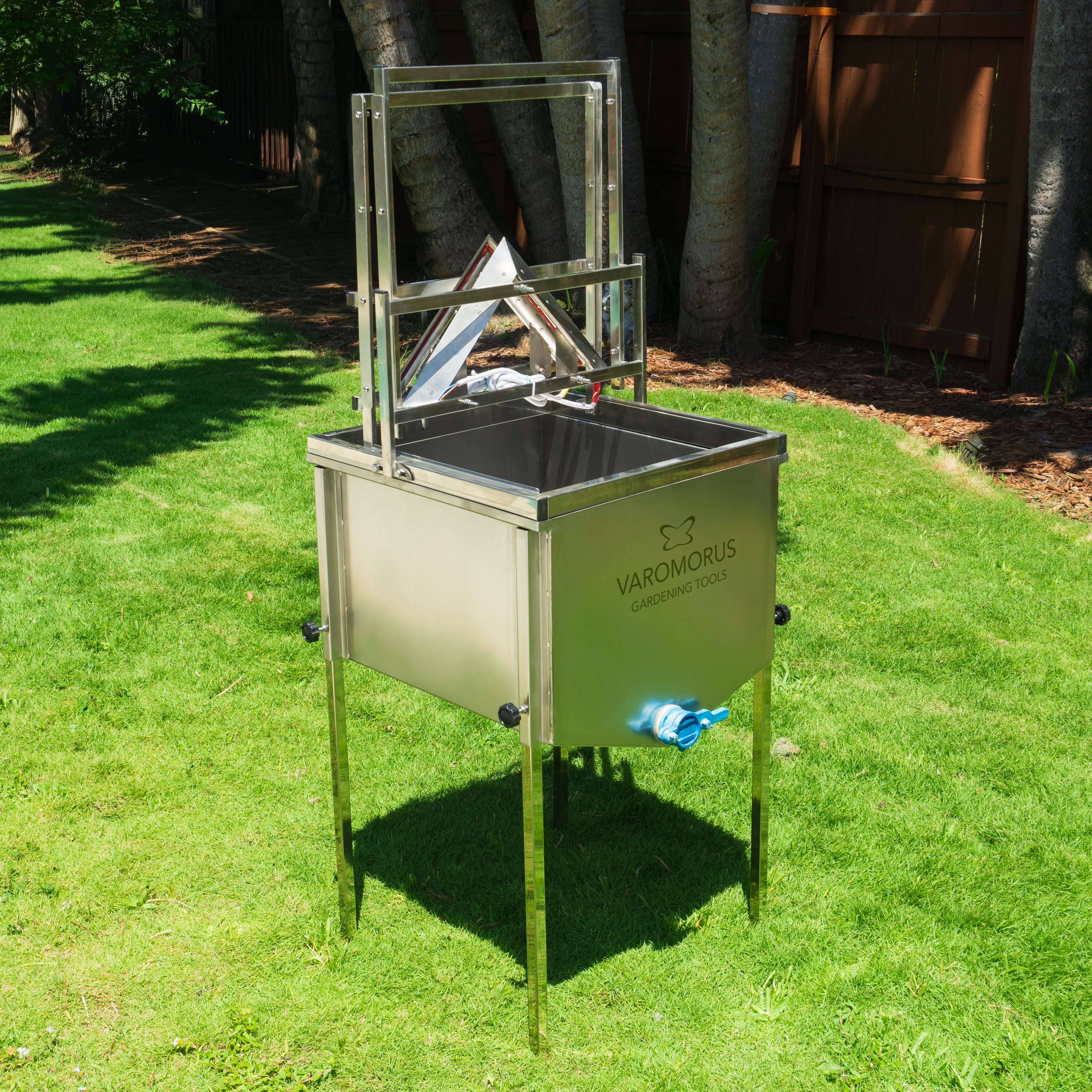 UNCAPPING MACHINE WITH HOPPER